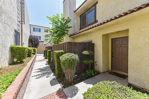 938 Huntington Dr #K Photo 1 938 Huntington Dr #K Photo 1