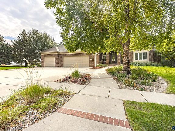 2420 Carriage Ct, Sioux Falls, SD 57108 | MLS #22400437 | Zillow