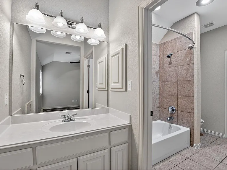 4004 Buckhaven Cv — Photo 32