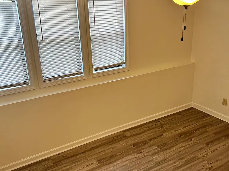 4092 Maxanne Dr NW — Photo 7