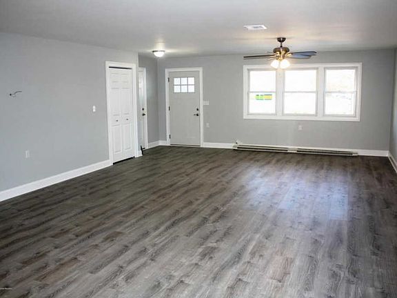4th image of 27 Buckingham Dr