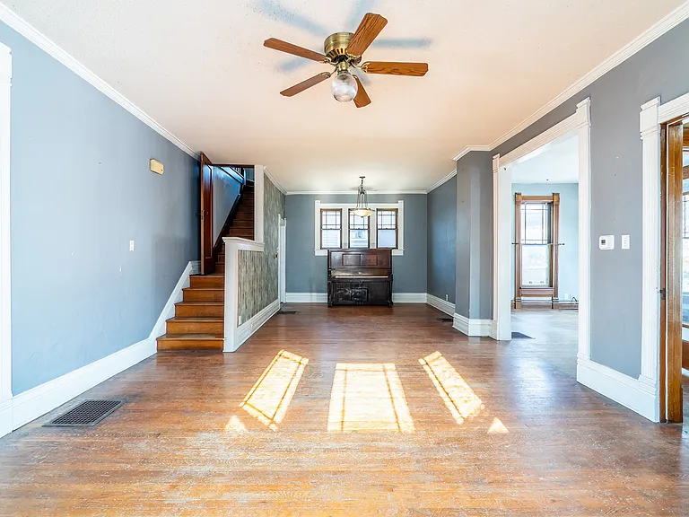1104 Guilford St — Photo 1