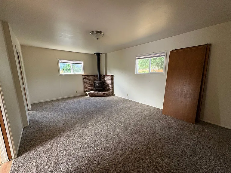 723 W Long St — Photo 8