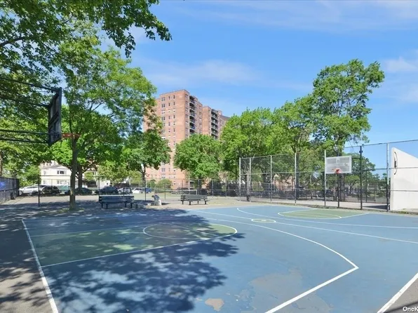 61-20 Grand Central Parkway image 23 of 23