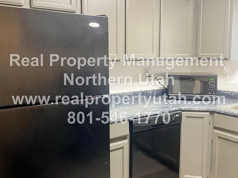111 E Center St #C5 — Photo 4