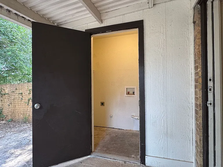 8414 Cambridge Rd #C07 — Photo 18