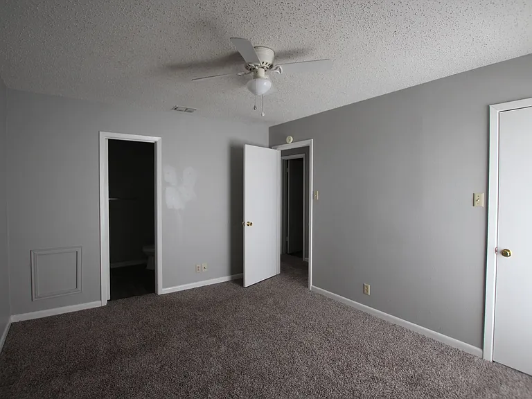 Wyndham Hill Apartments conveniently located in Southeast Tyler — Photo 14