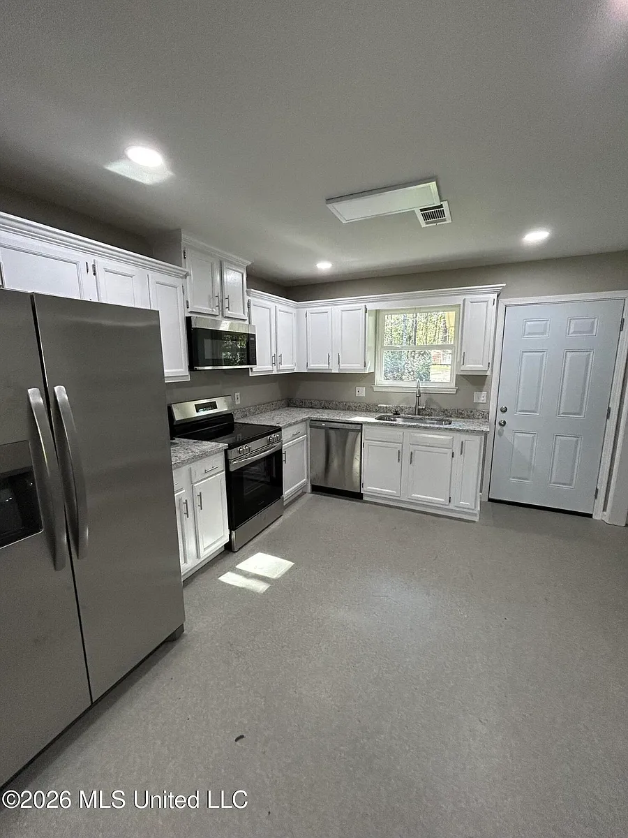 Building Photo - 1010 Telly Rd #B