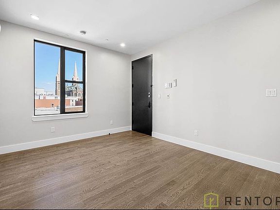 2nd image of 90 Manhattan Ave #5F