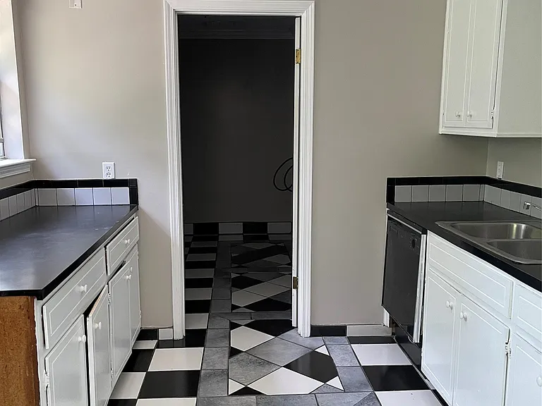 518 W Wilding Dr — Photo 7