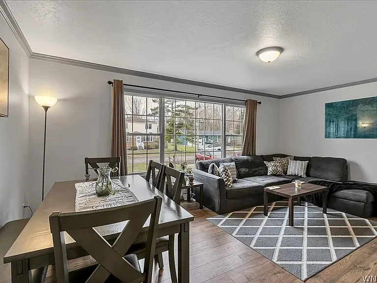 4996 Thurston Ave — Photo 4