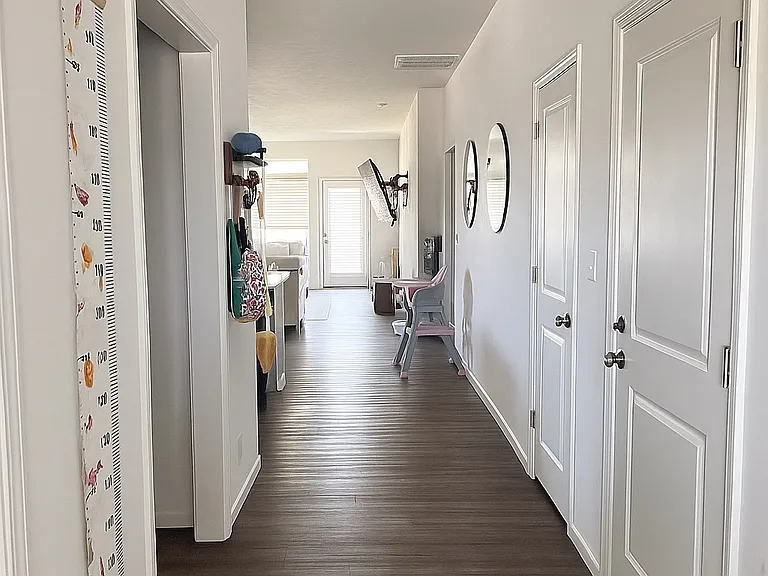 1099 Confidence Dr — Photo 2