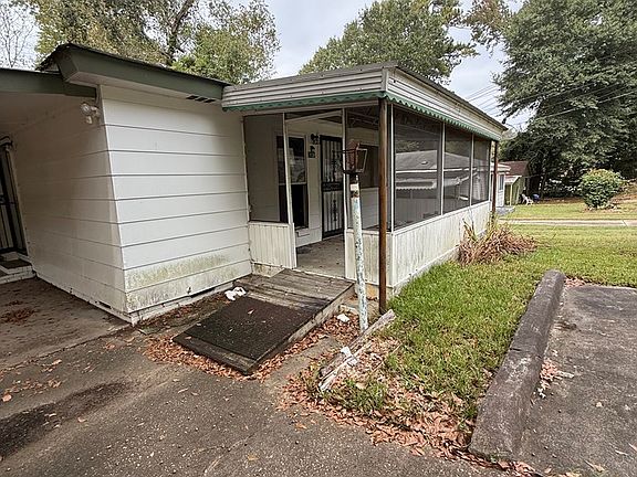 4th image of 2939 Gleason Ave