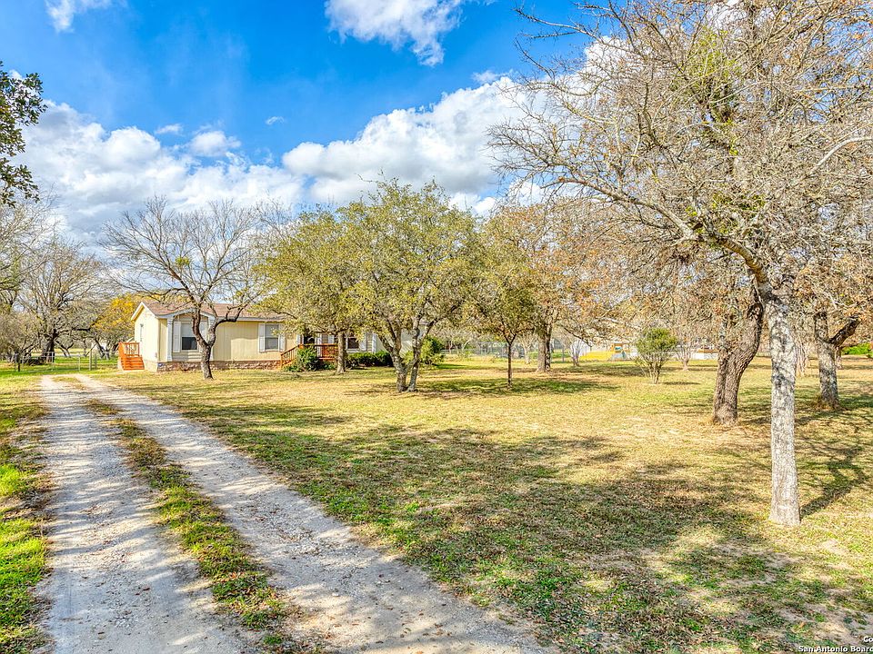 1st image of 22527 Savannah Heights
