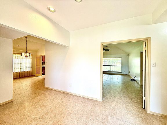 5th image of 16210 Canario Dr