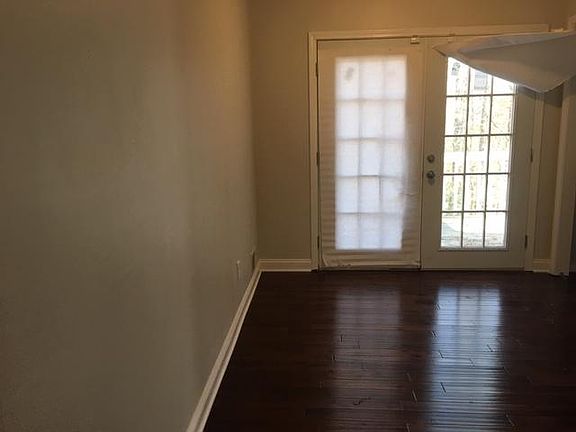 5th image of 2657 Laurel Woods Ln SE
