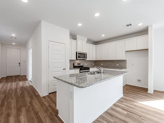 4th image of 4624 Mustang Dr