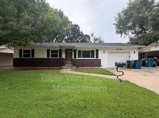 714 Undercliff Dr, Hazelwood, MO 63042