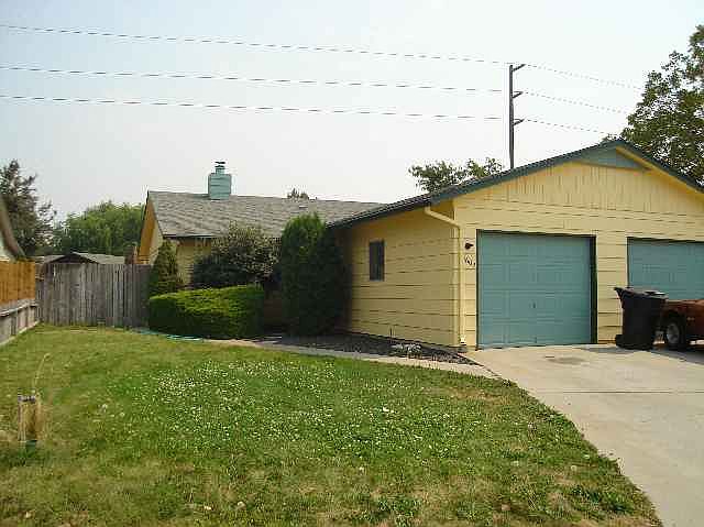 2nd image of 5600/5602 N Millrun Ave