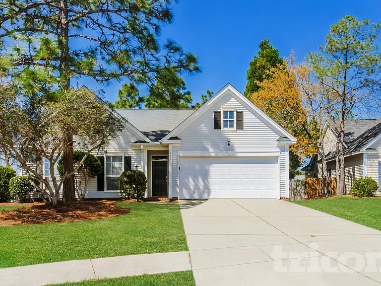 101 Royal Crest Dr — Photo 1