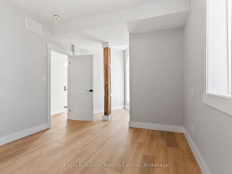 57 Crawford St — Photo 24