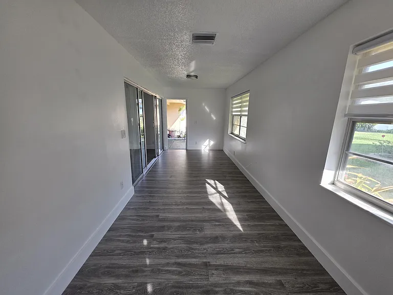 718 Whippoorwill Ln — Photo 33