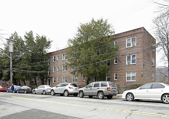 2nd image of 51 Sunnyside Dr APT 1
