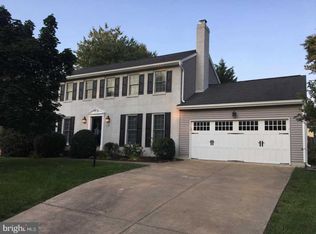 8301 Crown Court Rd, Alexandria, VA 22308