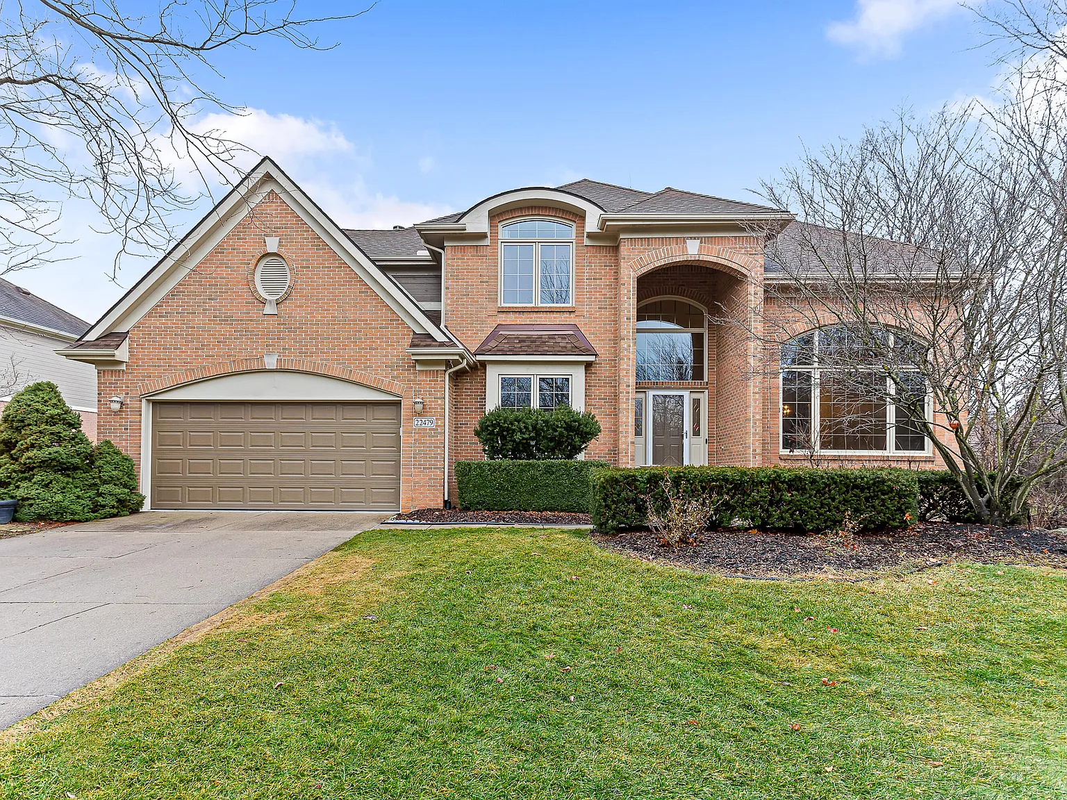 4 bed, 2.5 bath, 3510 sqft, $4,000 — Photo 1