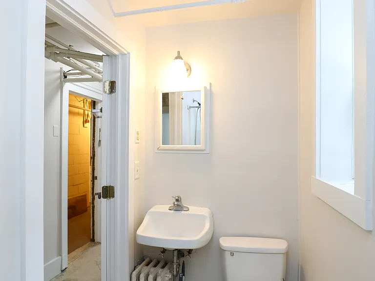 16 John St #5 — Photo 7
