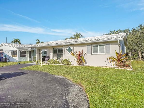2403 Emerson Cir, Hollywood, FL 33021