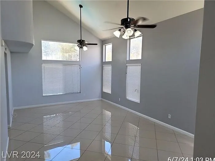 3 bed, 2.5 bath, 1807 sqft, $2,687 — Photo 3