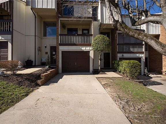 2nd image of 302 Southern Ct