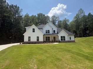 160 Rivers Edge Dr, Forsyth, GA 31029