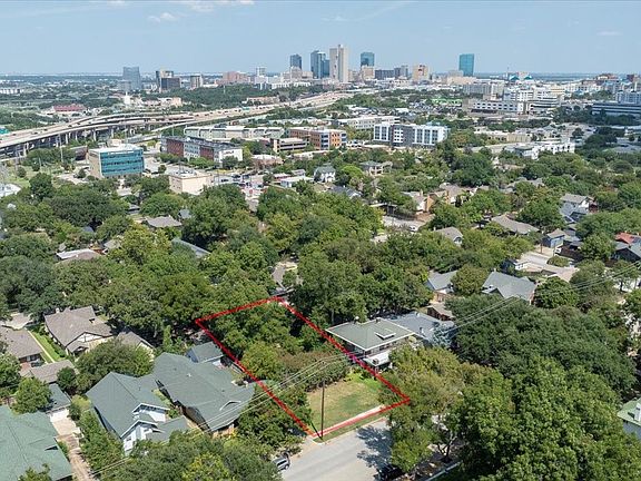 3rd image of 2328 Mistletoe Blvd