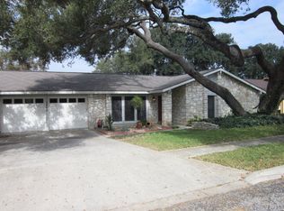 5863 Oak Run St, San Antonio, TX 78247