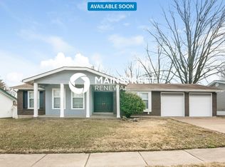 5832 Sir Edward Ln, Florissant, MO 63033