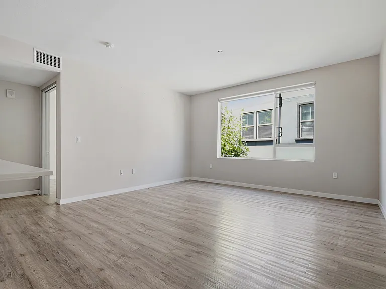 16300 Ventura Blvd #307 — Photo 11