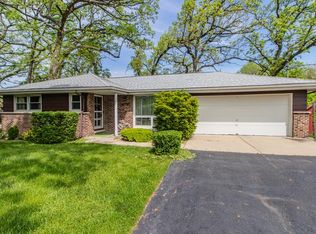 1806 Hazelwood Dr, Lindenhurst, IL