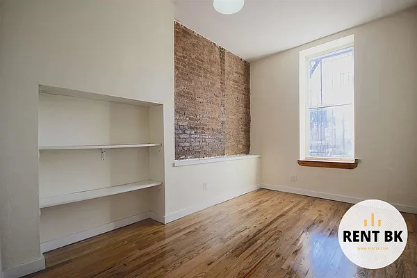 Rented by RENTBK LLC | media 7