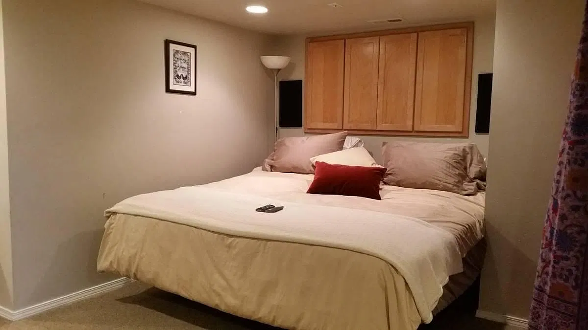 1 bed, 2400 sqft, $1,500 — Photo 4