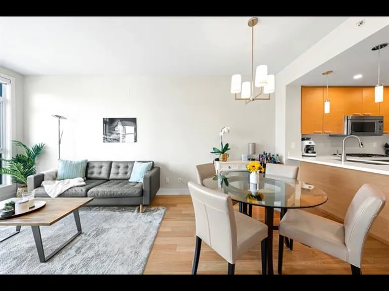 2020 Alma St #305 — Photo 8