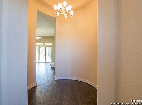 4th image of 2135 Oakwood Holw