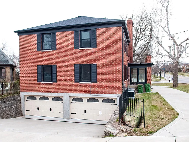 1 Sunnymede Dr #1 — Photo 2