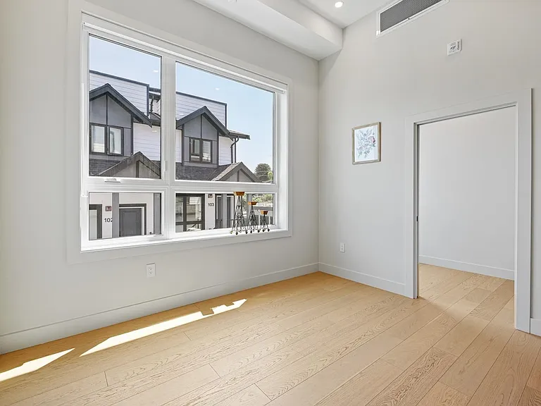 3410 Knight St — Photo 9