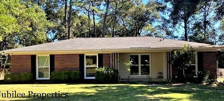 214 Glen Oaks Rd — Photo 1