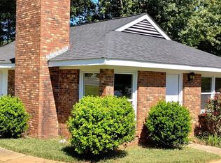 9725 Harris Rd, Charlotte, NC 28211