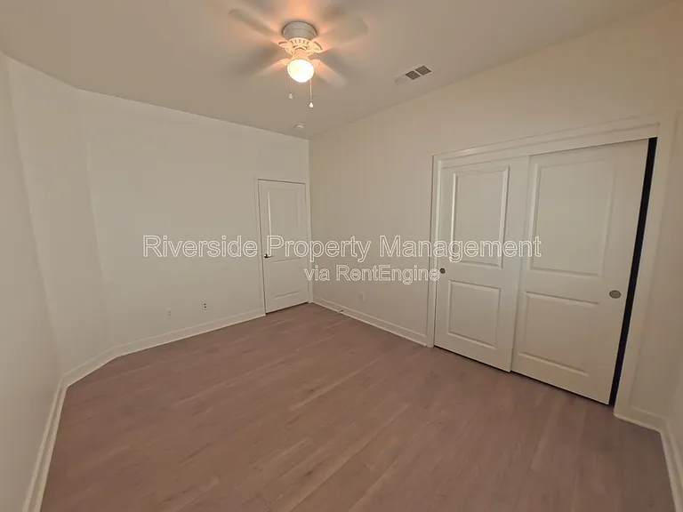 2921 Gibson St — Photo 24