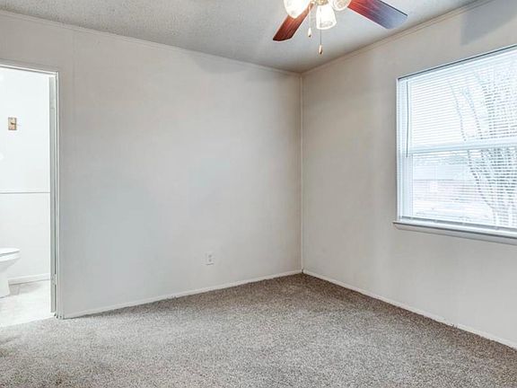 4th image of 4744 Richard St