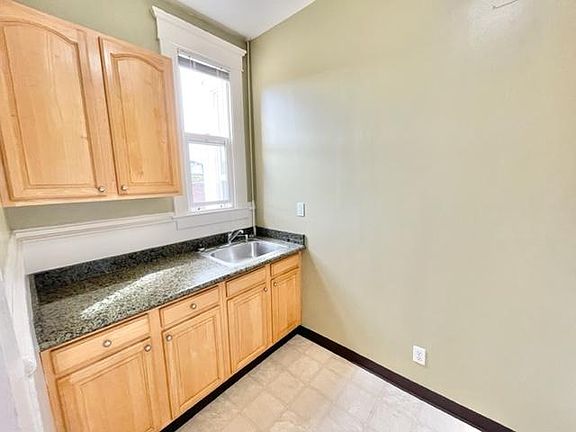 5th image of 594 Valencia St APT 10